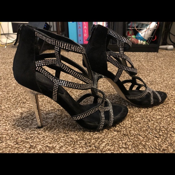 ✨Black and Silver Heel✨ - Picture 2 of 4